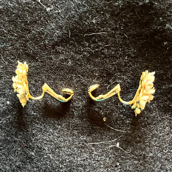 Vintage “Floral Bouquet” Clip Earrings W/Pastel Crystal Centers - Picture 6 of 6